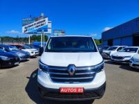 Renault Trafic III L2 2.0 dCi 150ch Energy S&S 9 places 23500€ HT - <small></small> 28.200 € <small>TTC</small> - #12