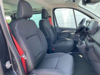 Renault Trafic NOUVEAU COMBI GRAND TECHNO BLUE DCI 150 GSR2 EDC - <small></small> 44.990 € <small>TTC</small> - #4