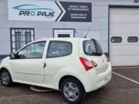 Renault Twingo 1.2 16V 75 CV EXPRESSION / 1E MAIN / CLIM / REGUL / DISTRI 2024 /SUIVI FULL /GTIE 12M - <small></small> 6.490 € <small>TTC</small> - #2