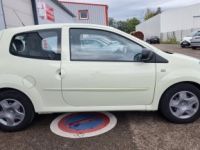 Renault Twingo 1.2 16V 75 CV EXPRESSION / 1E MAIN / CLIM / REGUL / DISTRI 2024 /SUIVI FULL /GTIE 12M - <small></small> 6.490 € <small>TTC</small> - #11