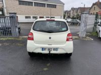 Renault Twingo 1.2i LEV - 75 + ATTELAGE - <small></small> 5.990 € <small>TTC</small> - #4