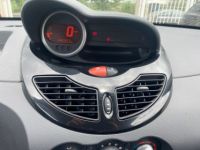 Renault Twingo II 1.2 LEV 16V 75CH LIMITED ECO² - <small></small> 5.990 € <small>TTC</small> - #8