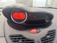 Renault Twingo II (C44) 1.2 LEV 16v 75ch Limited eco² - <small></small> 8.990 € <small>TTC</small> - #29