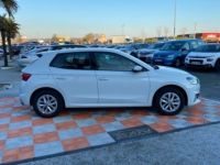 Skoda Fabia 1.0 TSI 95 AMBITION Ecran 8 JA 15 - <small></small> 17.750 € <small>TTC</small> - #4