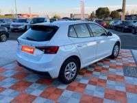 Skoda Fabia 1.0 TSI 95 AMBITION Ecran 8 JA 15 - <small></small> 17.750 € <small>TTC</small> - #5