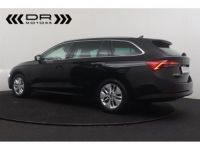 Skoda Octavia Combi 1.0TSI AMBITION - NEW MODEL / APPLE CARPLAY ANDROID LED - <small></small> 15.995 € <small>TTC</small> - #2