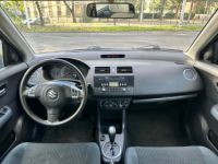 Suzuki Swift SUZUKI SWIFT II 1.5 CONFORT BVA 5P - <small></small> 5.995 € <small>TTC</small> - #17