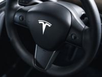 Tesla Model Y 300 Standard RWD 75 KWH - <small>A partir de </small>390 EUR <small>/ mois</small> - #27