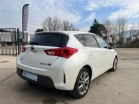 Toyota Auris HSD 136h Feel - <small></small> 9.352 € <small>TTC</small> - #6