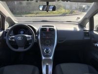 Toyota Auris HSD 136h Millenium 17 5p - <small></small> 11.990 € <small>TTC</small> - #7