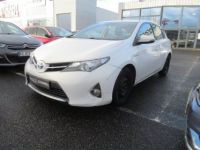 Toyota Auris Hybride 136h Dynamic - <small></small> 9.990 € <small>TTC</small> - #1