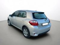 Toyota Auris Hybride 136h dynamique 17 - <small></small> 9.990 € <small>TTC</small> - #4