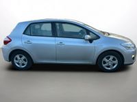 Toyota Auris Hybride 136h dynamique 17 - <small></small> 9.990 € <small>TTC</small> - #11