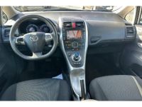 Toyota Auris Hybride 136h Executive 17 - <small></small> 10.990 € <small>TTC</small> - #3