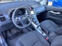 Toyota Auris Hybride 136h Lounge - <small></small> 7.990 € <small>TTC</small> - #7