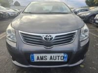 Toyota Avensis 126 D-4D Executive LEGEREMENT GRELE - <small></small> 4.490 € <small>TTC</small> - #2