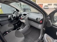 Toyota Aygo 1.0 VVT-i  Confort + Clim - <small></small> 4.990 € <small>TTC</small> - #17