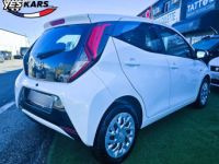 Toyota Aygo 1.0 VVT-i 72ch x-play x-app 5p MC18 - <small></small> 8.490 € <small>TTC</small> - #2