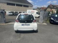 Toyota Aygo 1.0 VVT-i Dynamic + clim - <small></small> 7.990 € <small>TTC</small> - #4