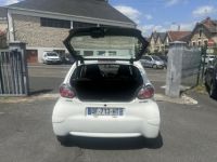 Toyota Aygo 1.0 VVT-i Dynamic + clim - <small></small> 7.990 € <small>TTC</small> - #9