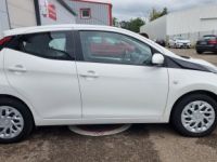 Toyota Aygo X-Play 5P 1.0 VVTI 72 CV / 1E MAIN / SUIVI COMPLET / CAMERA / CLIM / GTIE 12 MOIS - <small></small> 9.490 € <small>TTC</small> - #8