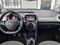 Toyota Aygo X-Play 5P 1.0 VVTI 72 CV / 1E MAIN / SUIVI COMPLET / CAMERA / CLIM / GTIE 12 MOIS - <small></small> 9.490 € <small>TTC</small> - #15