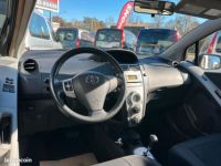 Toyota Yaris 1.3 VVT-I 87Ch Luna Boite Automatique 5P - <small></small> 6.990 € <small>TTC</small> - #2