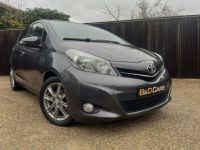 Toyota Yaris 1.33i VVT-i Lounge 5D-AIRCO-CAMERA-16-NAV-BT-AUD - <small></small> 7.490 € <small>TTC</small> - #1