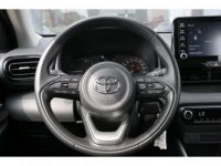 Toyota Yaris Hybrid 116h - BV e-CVT (MY22) IV Dynamic PHASE 1 - <small></small> 18.900 € <small></small> - #19