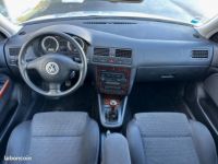 Volkswagen Bora BREAK V5 2.3l 170ch CARAT 2ème main 42 800km - <small></small> 6.490 € <small>TTC</small> - #17