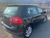 Volkswagen Golf V 1.9 TDI 105CH DPF CONFORTLINE DSG7 5P - <small></small> 6.990 € <small>TTC</small> - #4