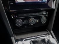 Volkswagen Passat Volkswagen Variant 1.6 TDI DSG - 1STE EIGENAAR - APPLE CARPLAY - ADAPT. CRUISECONTROL - CAMERA - TREKHAAK - BI-XENON - EURO 6 - <small></small> 11.999 € <small>TTC</small> - #23