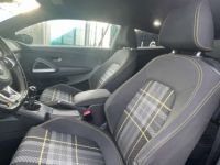 Volkswagen Scirocco 2.0 CR TDi- Intérieur sport Capteurs av. arr. - <small></small> 10.990 € <small>TTC</small> - #7