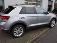 Volkswagen T-Roc 1.5 TSI CARPLAY, ADAPTIEVE CRUISE, PARKEERSENSOREN - <small></small> 25.200 € <small>TTC</small> - #3