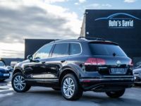 Volkswagen Touareg Volkswagen 3.0 TDi V6 DSG 4Motion - HISTORIEK - XENON - TREKHAAK - ZETELVERWARMING - PANO DAK - EURO 6b - <small></small> 19.999 € <small>TTC</small> - #2