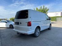 Volkswagen Transporter FOURGON GN TOLE L1H1 2.0 TDI 204 4MOTION - RENFORT ESSIEU 200 KG - JANTES 18'' - ATTELAGE - <small></small> 31.990 € <small>TTC</small> - #5