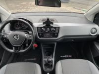 Volkswagen Up 1.0 65 ACTIVE - CAMERA DE RECUL - <small></small> 10.990 € <small>TTC</small> - #10