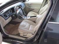 Volvo S60 D5 BVA SUMMUN 4X4 Gris - <small></small> 8.500 € <small>TTC</small> - #5