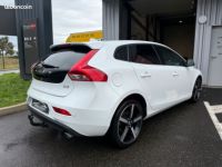 Volvo V40 Berline D3 2.0d 150ch Summum GearTronic6 5p Sièges chauffants Radar AV+AR et Caméra GPS Sensus Vitres AR lunette surteintées JA 18 R-Design 2 clés Gar - <small></small> 12.990 € <small>TTC</small> - #3