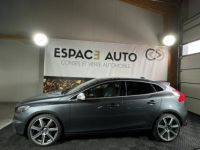 Volvo V40 T5 2.5 R-DESIGN 320 HEICO GEARTRONIC A - <small></small> 22.990 € <small>TTC</small> - #2