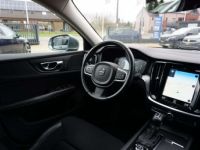 Volvo V60 2.0 D3 Momentum COCKPIT NAVI RADAR CLIMTRONIC 6DT - <small></small> 21.990 € <small>TTC</small> - #15