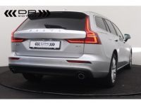 Volvo V60 B4 MOMENTUM GEARTRONIC - LEDER LED KEYLESS ENTRY MIRROR LINK - <small></small> 27.995 € <small>TTC</small> - #5