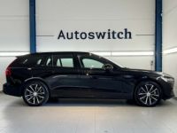 Volvo V60 T6 AWD Plug-in hybride Plus Dark - <small></small> 46.900 € <small>TTC</small> - #5