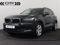 Volvo XC40 T2 MOMENTUM CORE - NAVI DAB - <small></small> 21.995 € <small>TTC</small> - #1