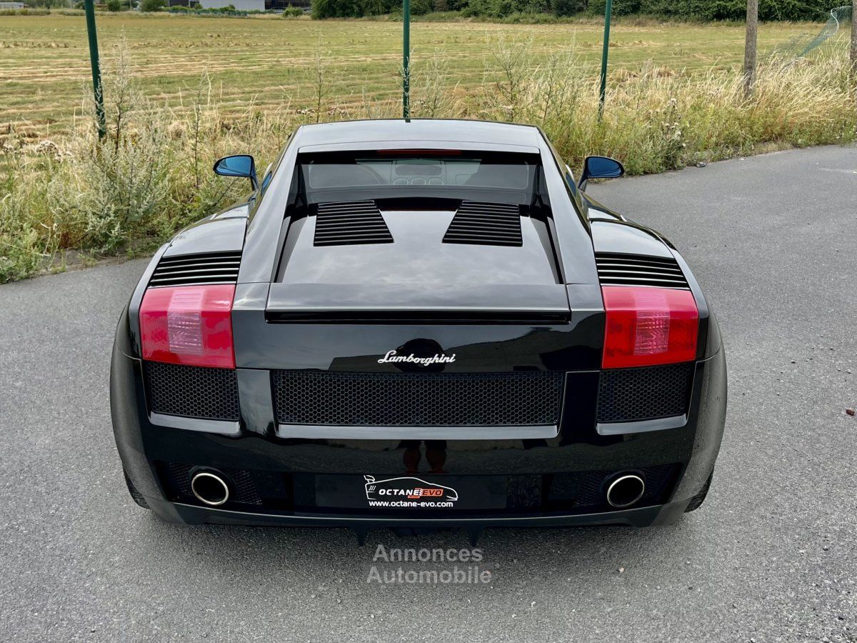 Troc Echange Voiture Thermique, essence Lamborghini Reventón de couleur  grise. sur