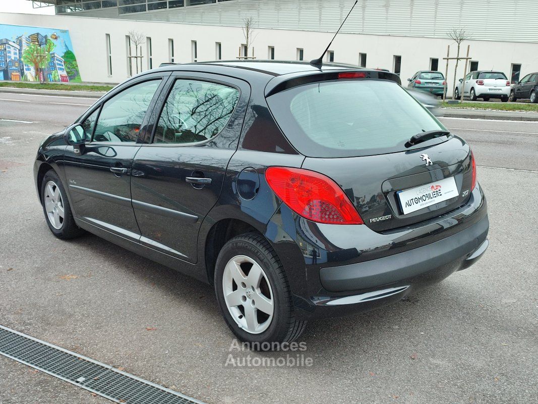 PEUGEOT 207 1.4 i 75cv phs 2 Urban move - Voitures