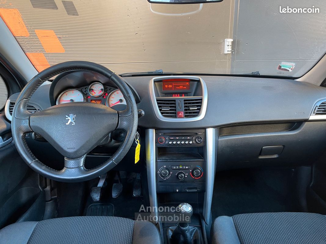 Peugeot 207 HDI - Offre du mois (intérieur)