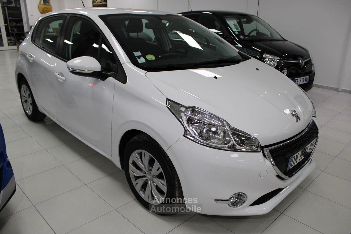 Livraison de la Peugeot 208 Active 1.4 HDi 68ch FAP neuve de