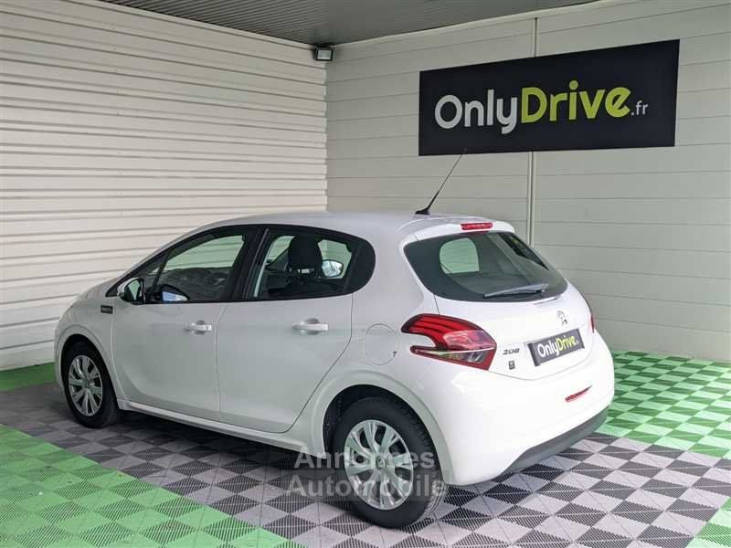 Peugeot 8 Affaire 1 5 Bluehdi 100 Bvm6 Premium Pack Occasion En Vente A Saint Fulgent 85 Vendee Garage David Onlydrive