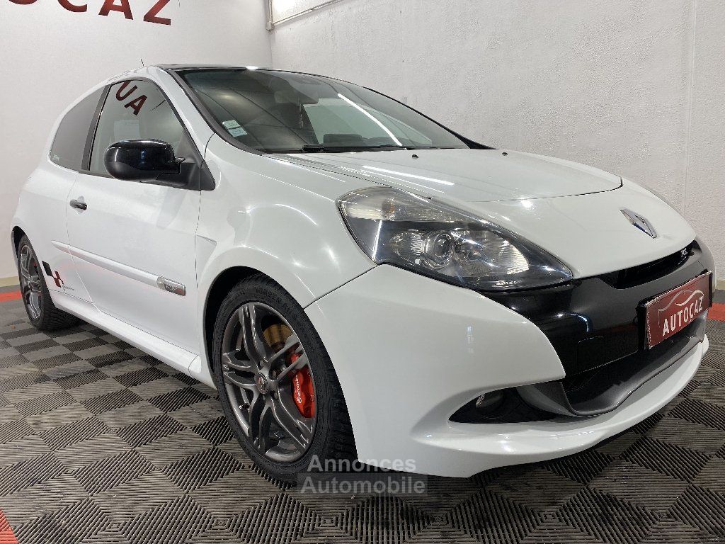 Renault Clio III 2.0 16V 203 Sport Cup PHASE 2 +GPL occasion essence -  Thiers, (63) Puy-de-Dome - #5128872